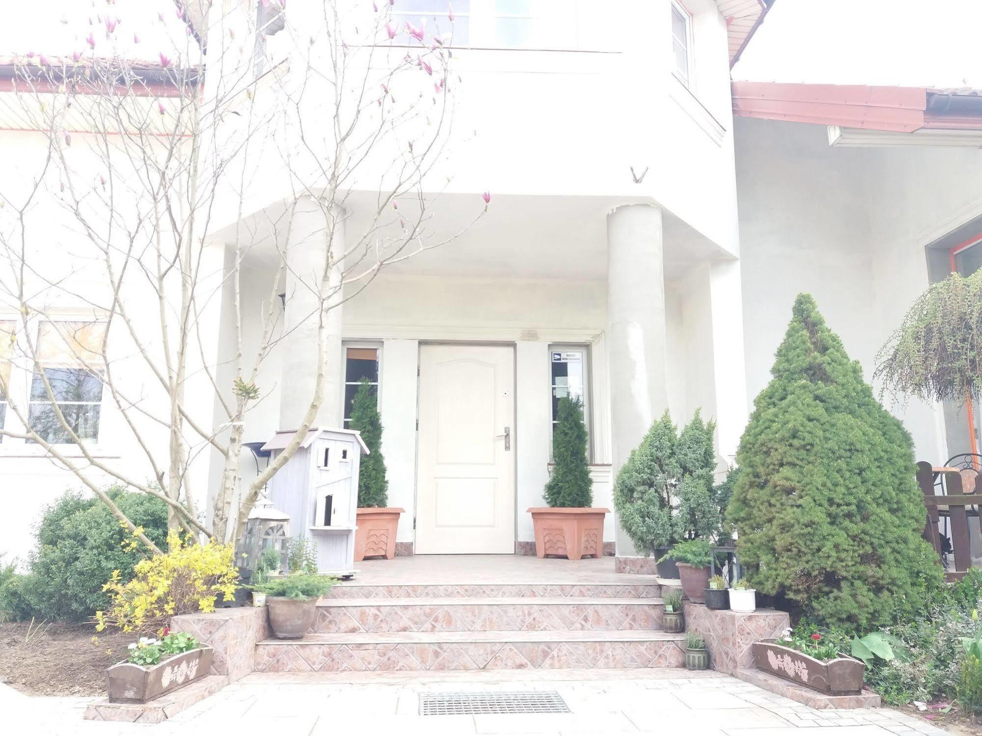 Hotel Villa Hubertus Kutno Exterior photo