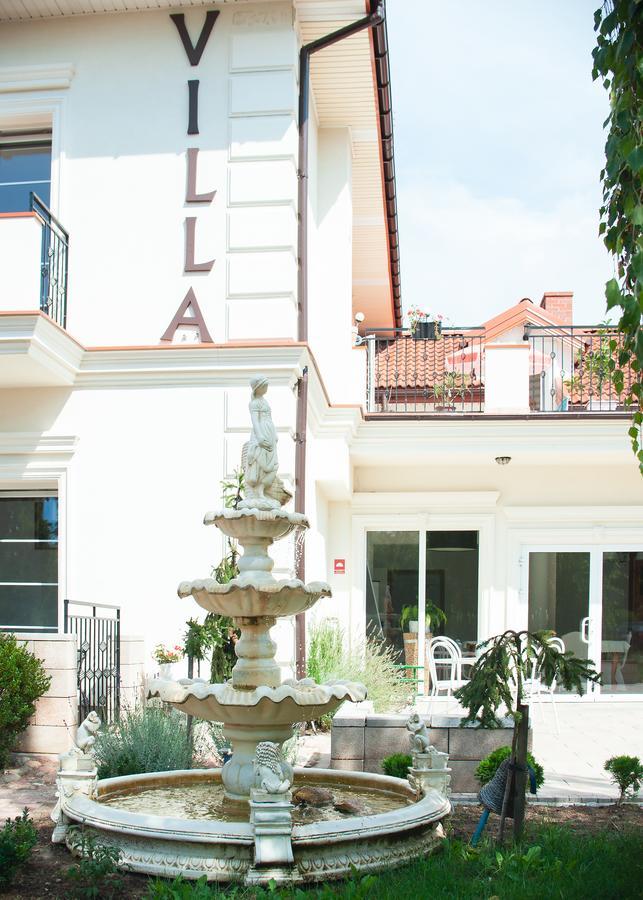 Hotel Villa Hubertus Kutno Exterior photo